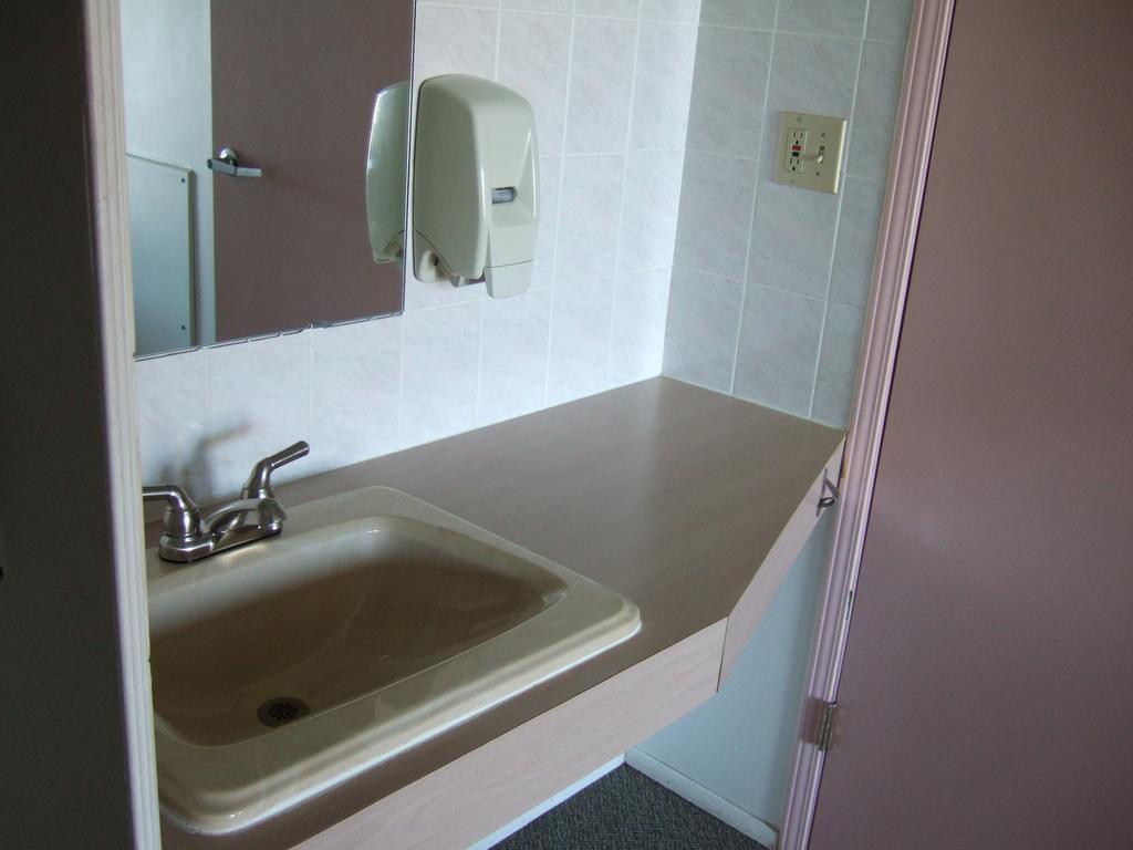 Wild Rose Inn Vegreville المظهر الخارجي الصورة